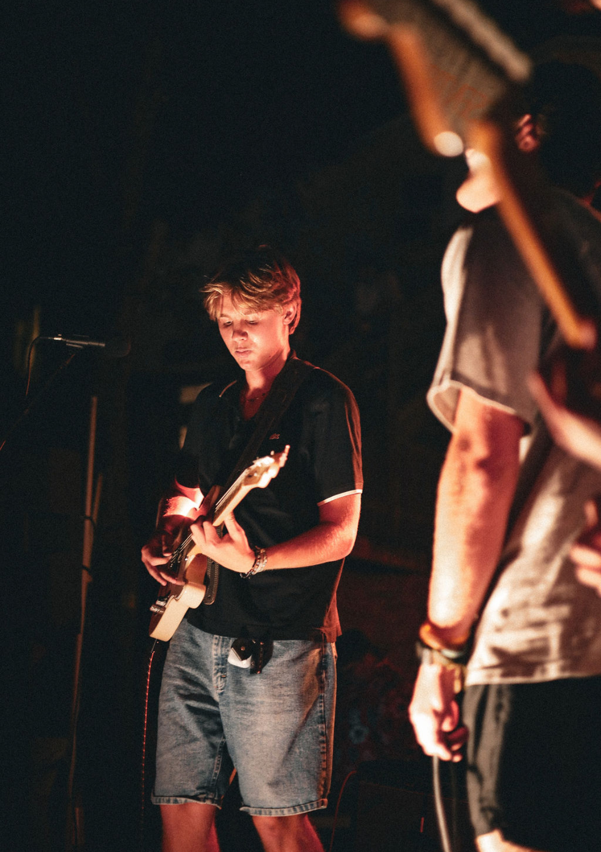 image of dylan skinner playing guitar
